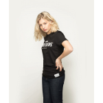 Original schwarzes Sport T-Shirt getragen von einer blonden Frau, Regular Fit aus atmungsaktivem Polycotton
