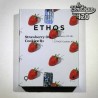 Offizielle Verpackung der feminisierten Strawberry OG Cookies R1-Samen von Ethos Genetics mit Erdbeer-Motiven