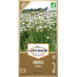 Biologische Samen von ciboule de Chine der Ferme Sainte Marthe mit Feld weißer essbarer Blüten
