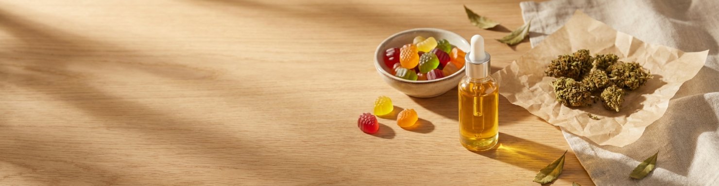 Différentes formes de CBD : huile, gummies et fleurs pour le bien-être