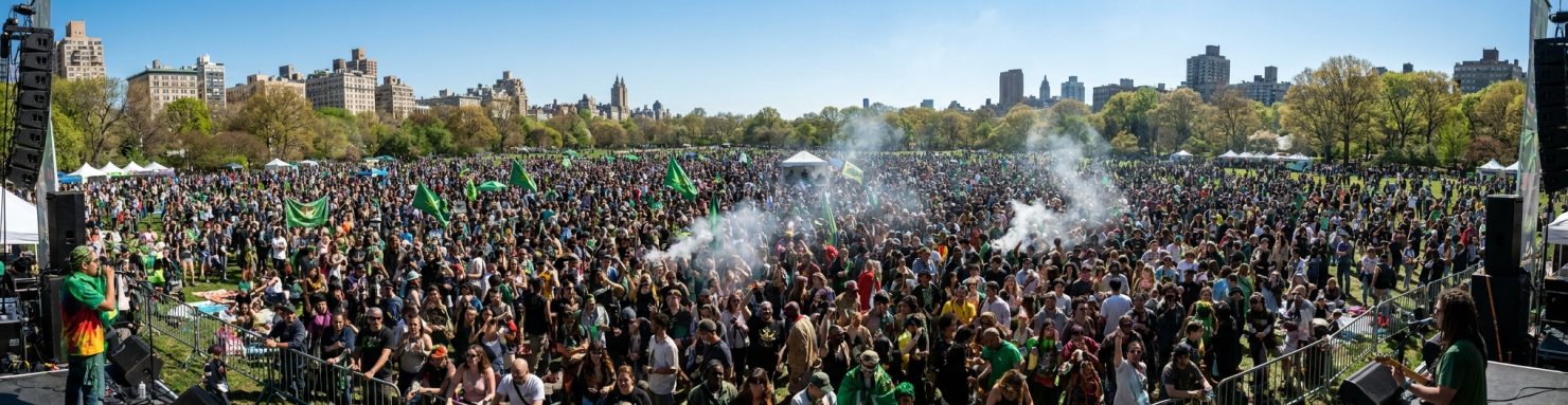 Rassemblement 4/20 Denver record cannabis foule festival public